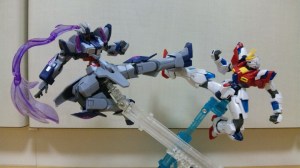 HGBF ディナイアルガンダム vs. トライバーニングガンダム